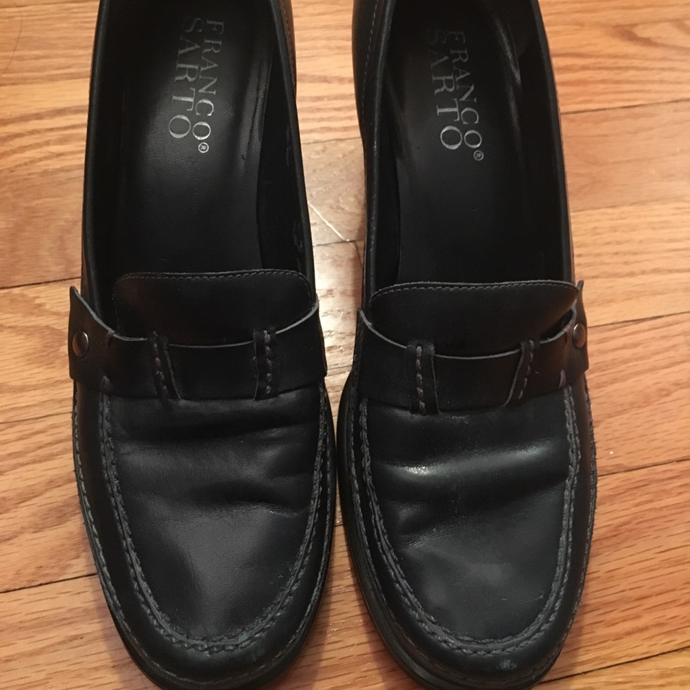 Franco Sarto navy heeled loafers size 8